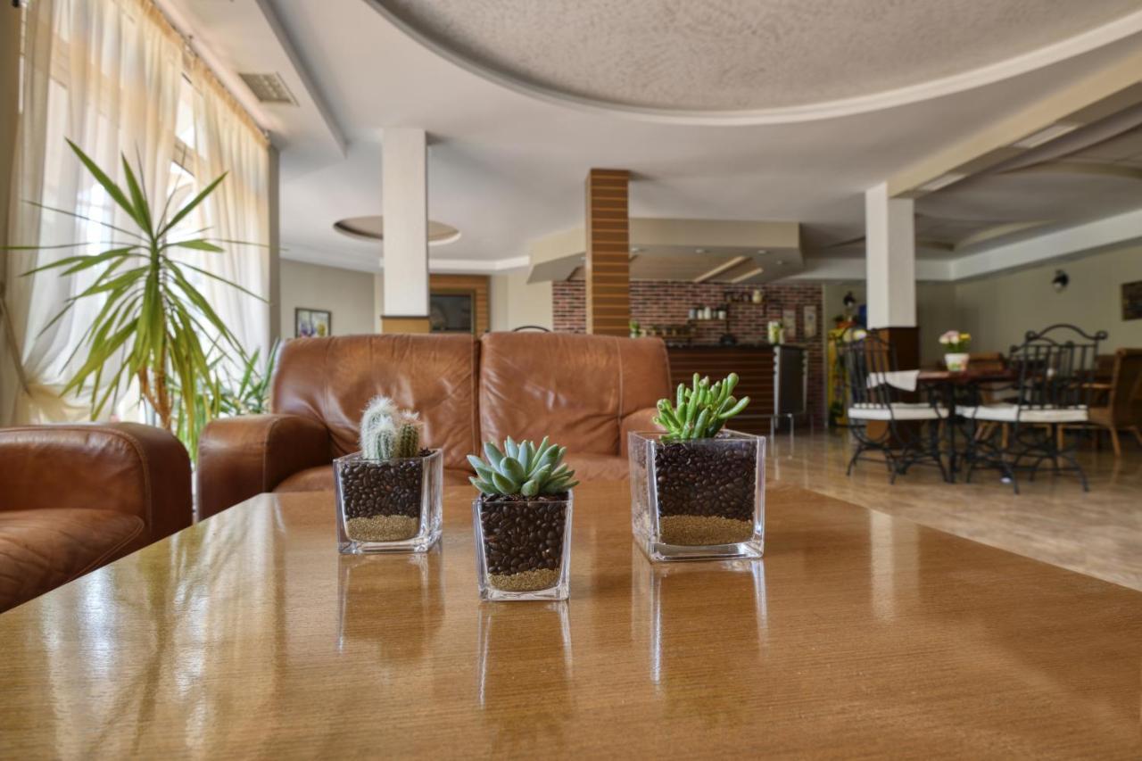 Alekta Hotel Warna Zewnętrze zdjęcie