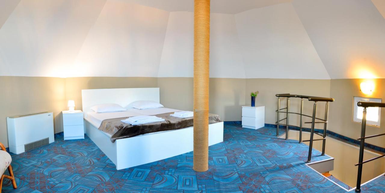 Alekta Hotel Warna Zewnętrze zdjęcie