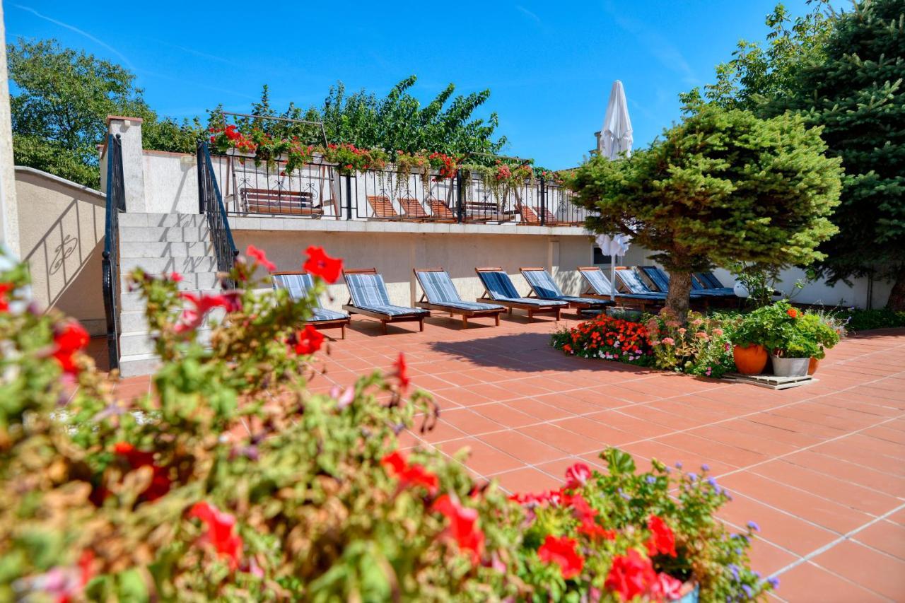 Alekta Hotel Warna Zewnętrze zdjęcie