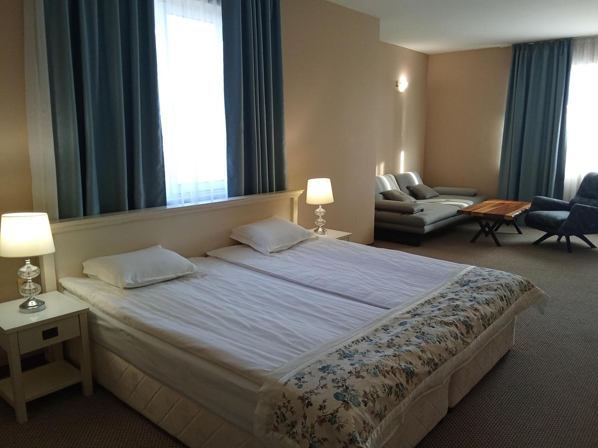 Alekta Hotel Warna Zewnętrze zdjęcie